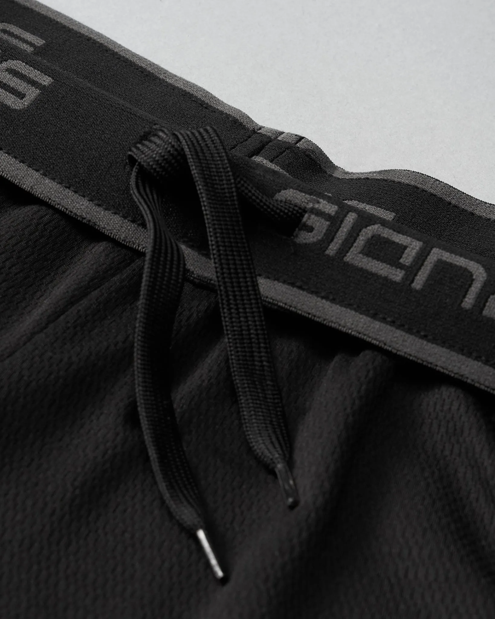 RUDIS 8" Mesh Shorts - Black